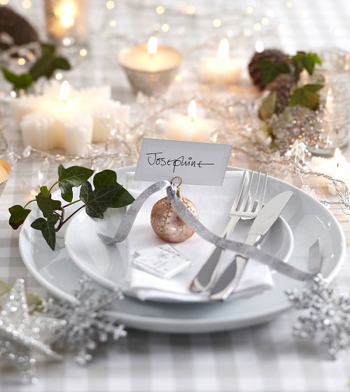 breathtaking Christmas table setting in a silver, white and gold ...